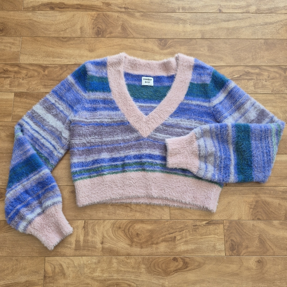 Sunday Best Aritzia Women's Purple Fuzzy Kitten V-Neck Cropped Sweater Size M - Picture 2 of 5